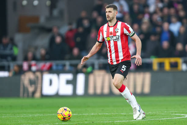 观点：伊万科维奇致敬滕哈格玩转“发布会逆转”，但华丽狡辩无法改变甩锅本.