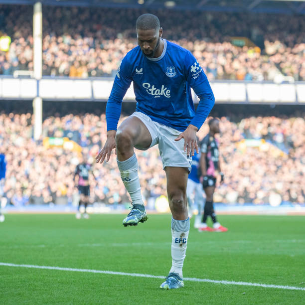 星保利尼奥 星保利尼奥